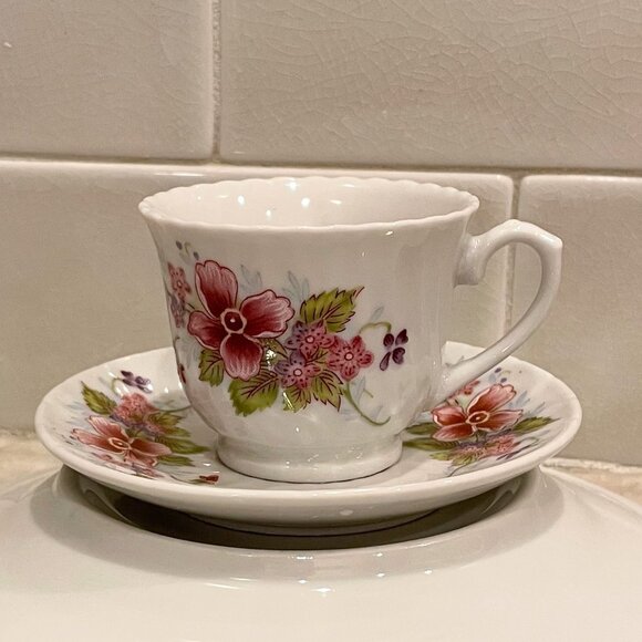 Mini cup & saucer - white with flower design - Picture 13 of 14